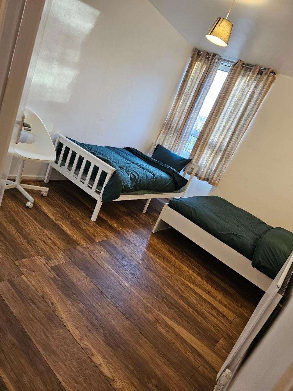 Apartment Entire Oval